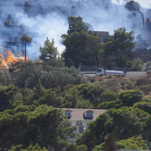 Incendiile de vegetație devastează sudul Europei în condiții de căldură extremă