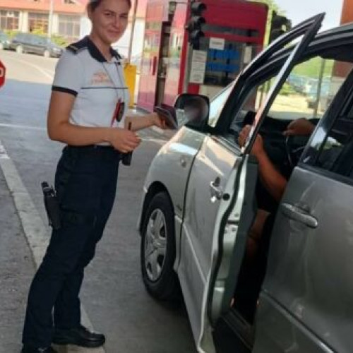 Polițiștii de frontieră cercetează un bărbat pentru transport de permis de conducere fals