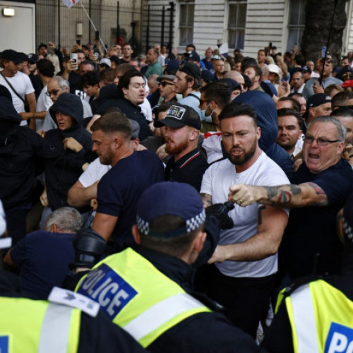 Protest violent pe Downing Street în urma atacului din Southport