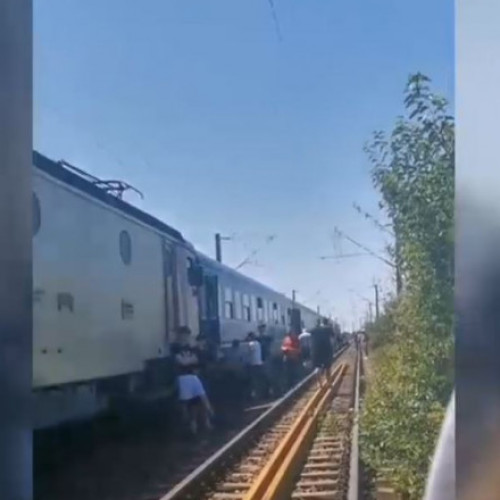 Incident feroviar aproape de o tragedie: trenuri de marfă și de călători s-au oprit unul în fața celuilalt