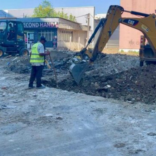 Lucrările de amenajare a locurilor de parcare continuă în zona Buzoieni