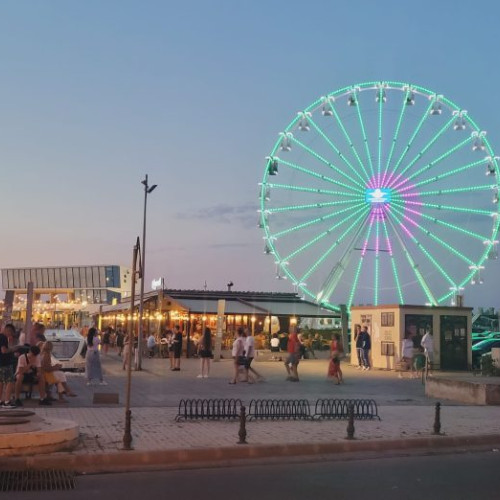 15 turiști, printre care un copil, la spital după o masă la hotelul din Mamaia