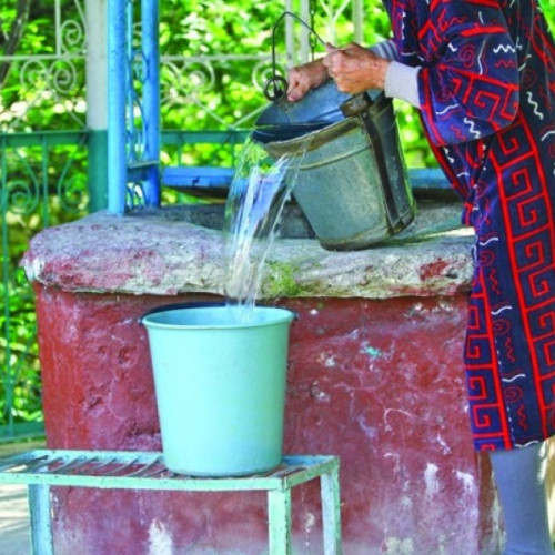 Un sfert dintre români nu au acces la apă potabilă și canalizare