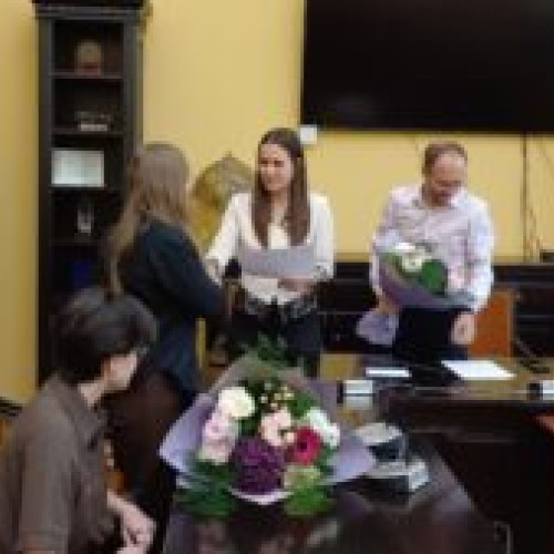 Trei eleve premiate de Primăria Botoșani pentru rezultate deosebite la învățătură