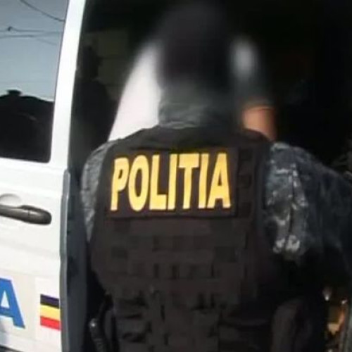 Incident dramatic în comuna Hudesti: Evacuarea a doi tineri din locuința familiei