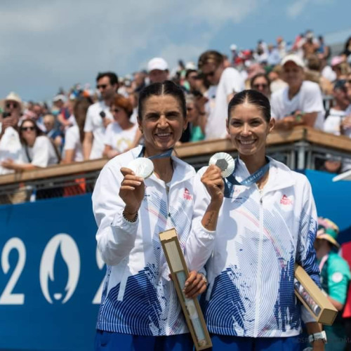 Ionela Cozmiuc și Gianina van Groningen câștigă argintul olimpic la canotaj