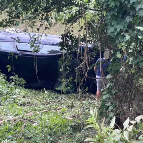 Accident rutier pe DN 74, două persoane rănite