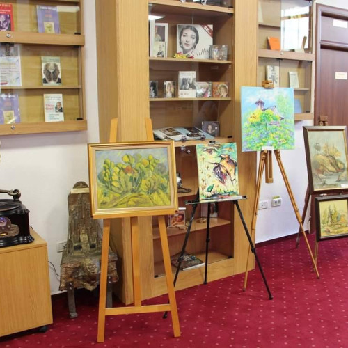 Expoziție de pictură la Biblioteca Județeană "I. H. Rădulescu" Dâmbovița