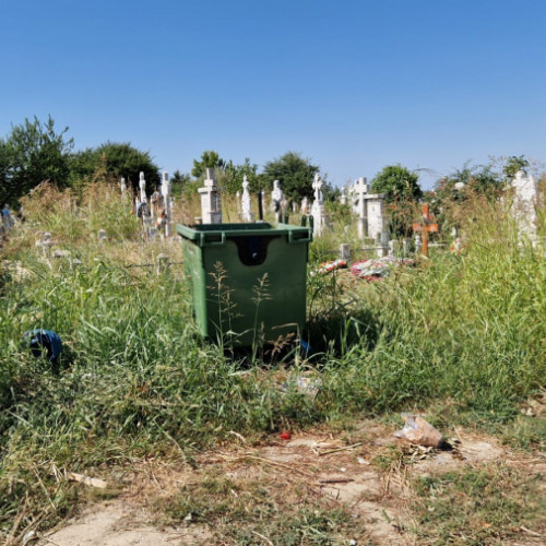 Cimitirul "Sf. Lazar" din Galați, îngropat în vegetație: Cetățenii protestează