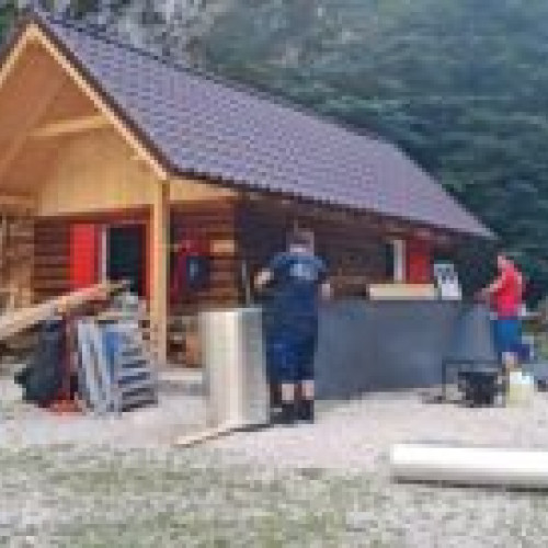 Lucrările de amenajare a Bazei din Prapastiile Zarnestilor, în plină desfășurare