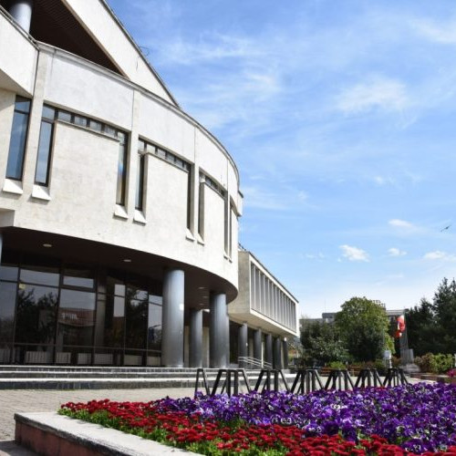 Vernisaj de pictură la Baia Mare: "Lumina și culoare"