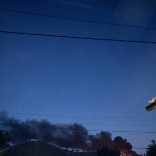 Dronele ucrainene atacă un aerodrom militar și un depozit de petrol din Rusia