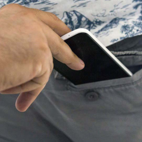 Poliția din Victoria retrasează un bărbat acuzat de furt