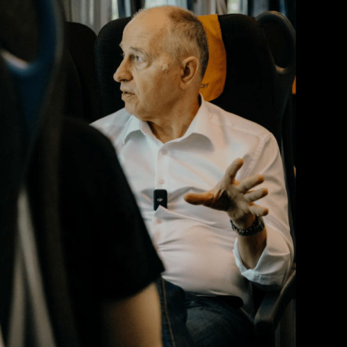 Mircea Geoana, într-o vizită la Brașov, promite îmbunătățiri pentru transportul feroviar