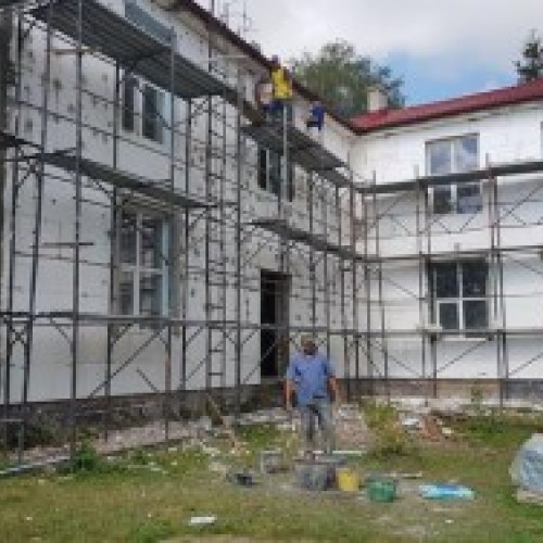 Prefectul din Botoșani solicită primarilor să accelereze lucrările de reabilitare a școlilor