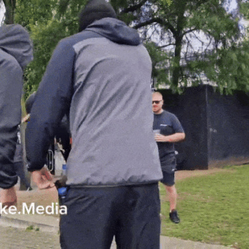 Ciocniri între forțele de ordine și manifestanți în Regatul Unit