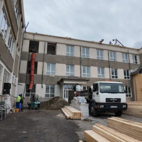 Prefectul din Botoșani cere primarilor să grăbească reabilitarea școlilor