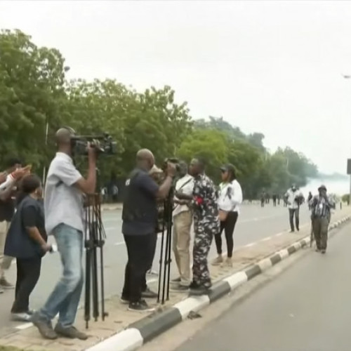 Forțele de securitate nigeriene reprimă protestele printr-un atac asupra jurnaliștilor