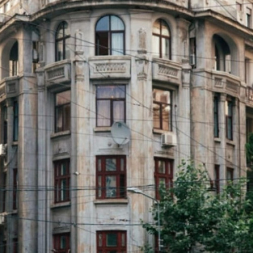 17 clădiri din București vor fi consolidate cu un împrumut de 153 de milioane de euro