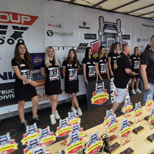 Cele mai frumoase camioane tunate premiate la festivalul Truck Tuning Art din Alba Iulia