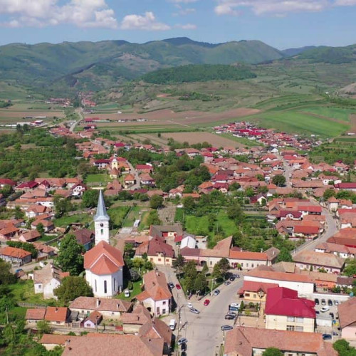 Patru școli din comuna Ighiu vor primi mobilier nou în valoare de 560.000 lei