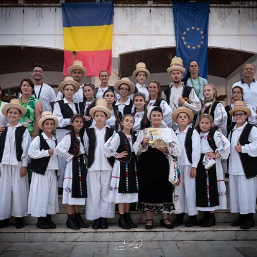 Festival de folclor la Mioveni: &quot;Cetatea Codrului&quot; din Ardud câștigă marele premiu