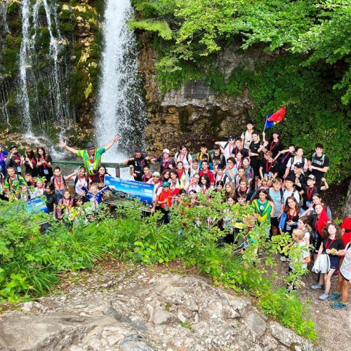 Tinerii din cinci județe au participat la un proiect ecologic în muntii Bucegi