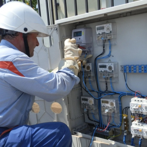 Schimbarea furnizorului de energie, o procedură simplă și gratuită pentru consumatori