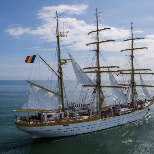 Nava-scoală "Mircea" se întoarce în portul militar Constanța