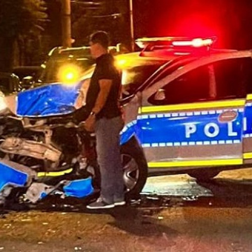 Accident rutier în Satu Mare: O autospecială de poliție a fost implicată