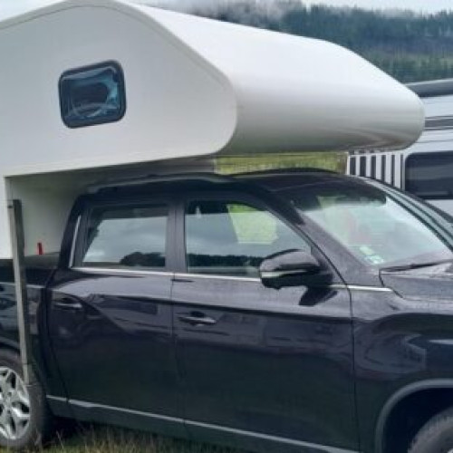 Turisti raniti in urma unei explozii produse in rulota lor de voiaj