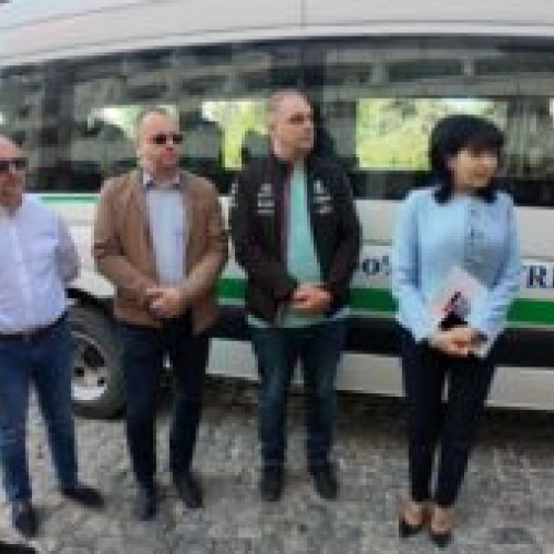 Consiliul Județean Botoșani a lansat licitația pentru achiziția a 18 microbuze școlare hibride