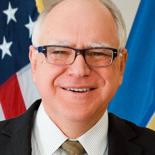 Kamala Harris îl alege pe guvernatorul Tim Walz ca partener de candidatură