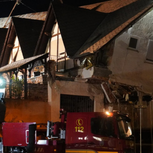 Prăbușirea unui hotel în Krov, Renania Palatinat, lasă mai multe persoane blocate sub dărâmături