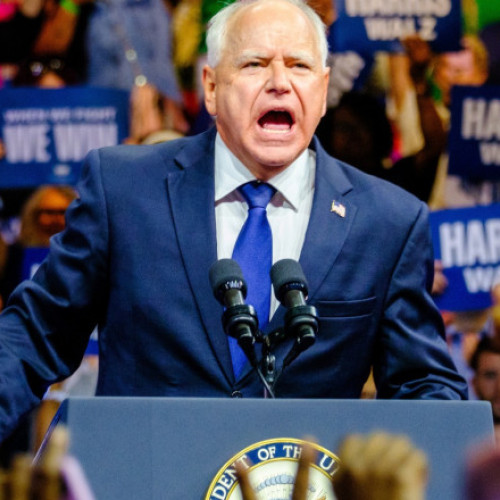 Tim Walz își atacă adversarul Donald Trump în campania pentru vicepreședinție