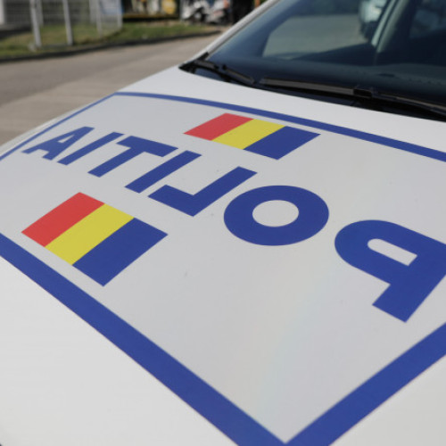 Accident rutier între o trotină electrică și o mașină de poliție la 2 Mai