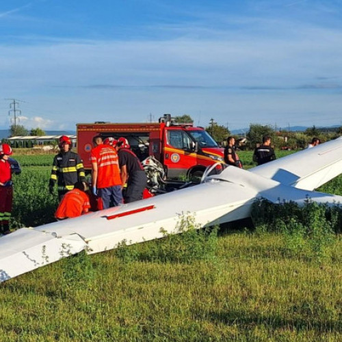 Pilot de planor, accidentat în apropierea Devei