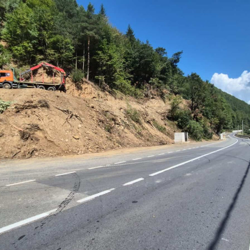 Circulația rutieră pe DN 7 - Valea Oltului a fost redeschisă