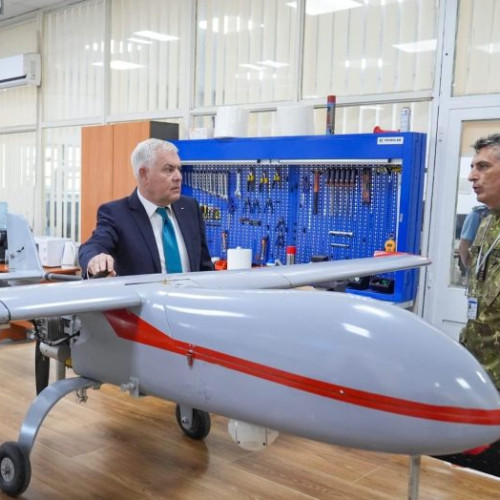 Vizita ministrului apărării naționale la Agenția de Cercetare pentru Tehnica și Tehnologii Militare
