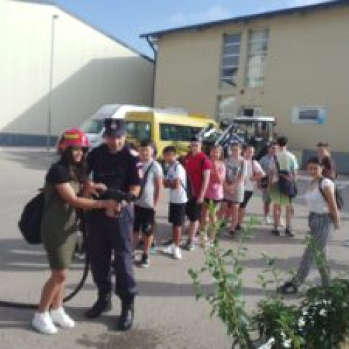 Pompierii din Botoșani educă copiii despre siguranță și prevenție