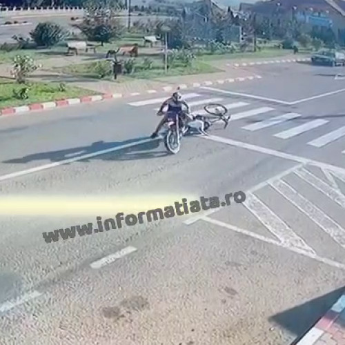 Copil lovit pe trecerea de pietoni de doi motocicliști care au fugit de la locul accidentului