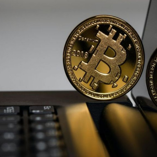 Criptomonedele își revin după vânzările masive, bitcoin ajungând la 59.000 dolari