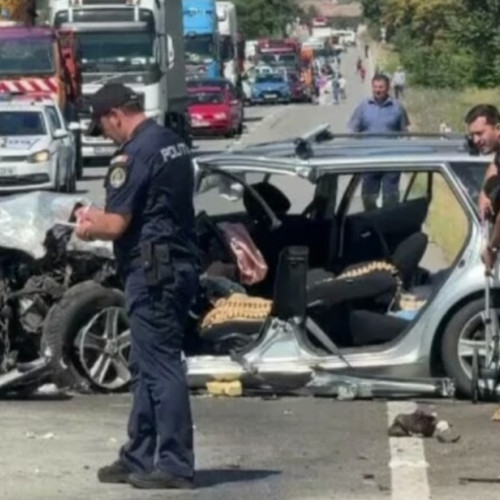 Accident grav pe o șosea din Mureș, patru persoane rănite