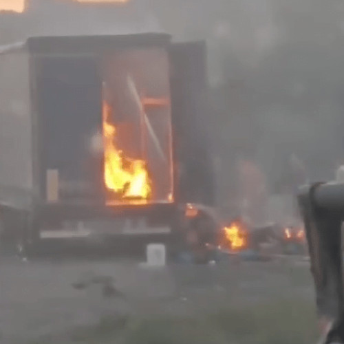 Incendiu la remorca unui camion între Persani și Vladeni