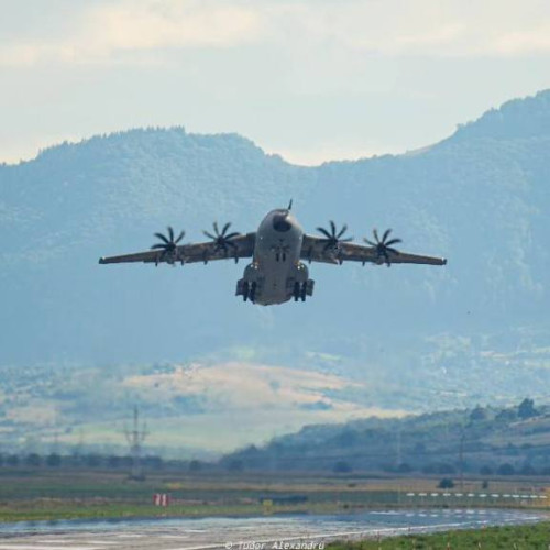 O aeronava militară belgiană a aterizat pe Aeroportul Internațional Brașov