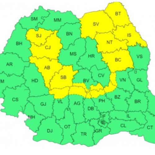 Furtuni prognozate vineri în mai multe județe din țară