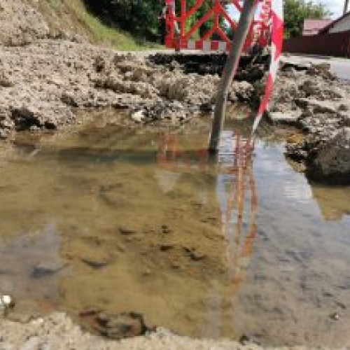 Avarie la conducta de apă din zona pădurii Baisa