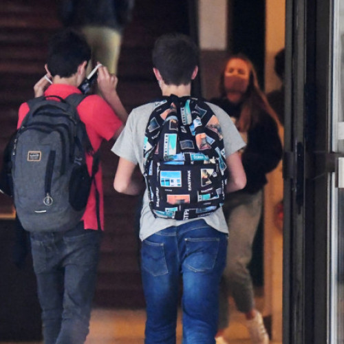 Ungaria va interzice folosirea telefoanelor mobile în școli începând cu 1 septembrie