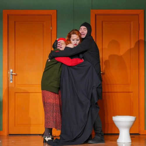 Mare scandal pe scena Teatrului de vară "Soveja"