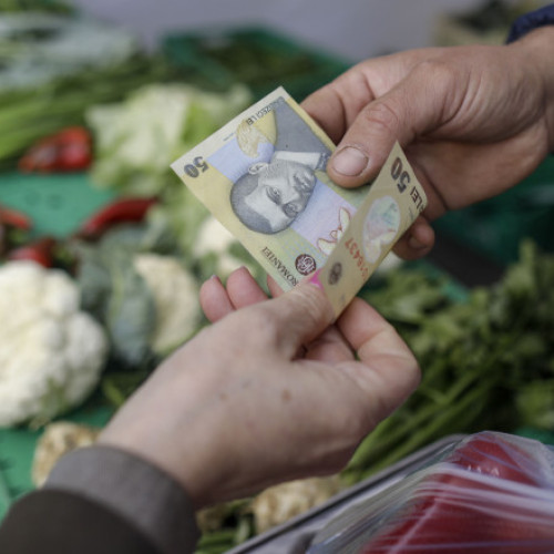 Românii se pregătesc pentru un buget mai mare pentru murături